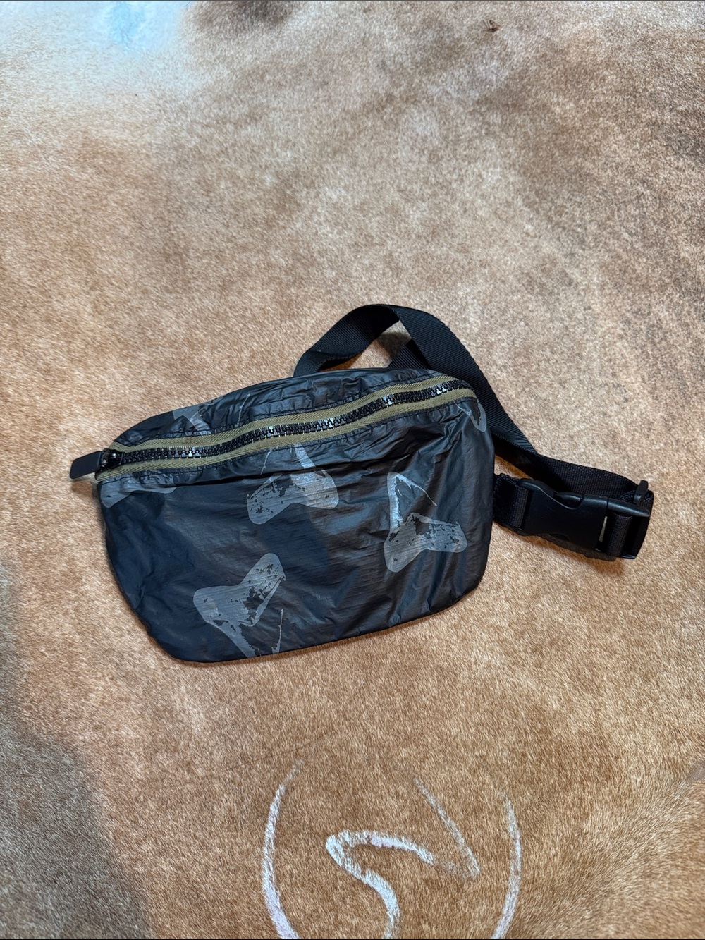 ALOHA Collection Black Mini Waist Bag with Gray Shark Tooth Graphic